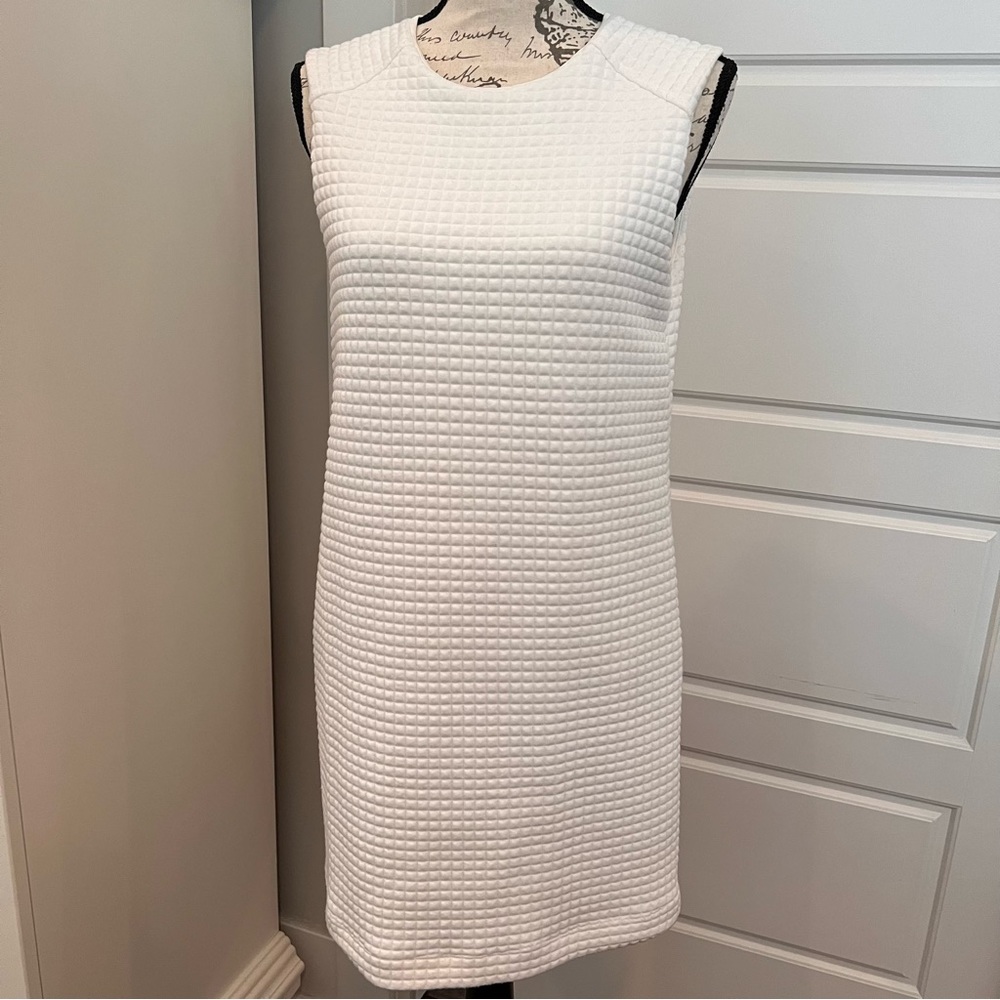 Willi Smith Beautiful White Waffle Texture Mini Dress